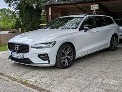 Weiß Gebraucht 2021 Volvo V60 R-Design Kombi | 31.000 € (Fairer Preis)