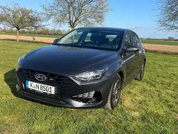 Grau Gebraucht 2022 Hyundai i30 Select Limousine | 15.200 € (Guter Preis)