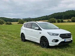 Weiß Gebraucht 2018 Ford Kuga ST-Line SUV | 18.000 € (Fairer Preis)