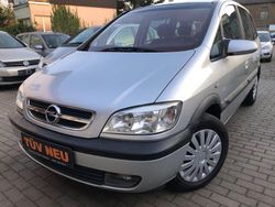 Silber Gebraucht 2004 Opel Zafira Njoy Van / Kleinbus | 2.999 € (Etwas zu teuer)