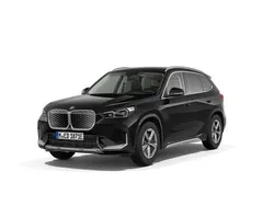 Black sapphire metallic Neu 2025 BMW iX1 xLine SUV | 68.820 €