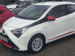Weiß Gebraucht 2019 Toyota Aygo Kleinwagen | 7.900 € (Guter Preis)