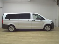 Weiss Gebraucht 2023 Mercedes Vito Van / Kleinbus | 33.480 € (Guter Preis)
