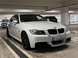 Weiß Gebraucht 2009 BMW 325 M Sport Limousine | 9.999 € (Fairer Preis)