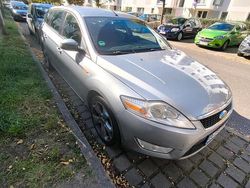 Grau Gebraucht 2010 Ford Mondeo Kombi | 3.500 €