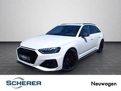 Weiß (gletscherweiß metallic) Neu 2025 Audi RS4 Advanced Kombi | 106.770 € (Etwas zu teuer)