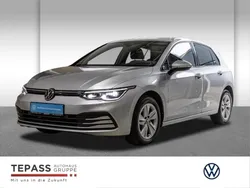 Grau Gebraucht 2022 VW Golf VIII Life Limousine | 21.790 € (Fairer Preis)