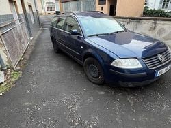 Blau Gebraucht 2002 VW Passat Kombi | 1.600 € (Fairer Preis)