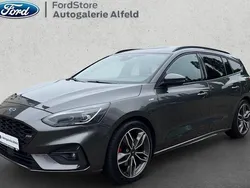 Grau Gebraucht 2021 Ford Focus ST-Line Kombi | 21.900 € (Fairer Preis)