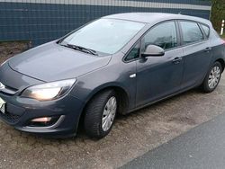 Grau Gebraucht 2013 Opel Astra Limousine | 3.700 € (Fairer Preis)