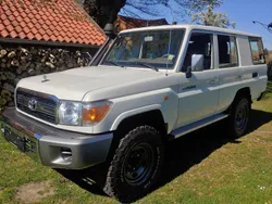 Weiß Gebraucht 2015 Toyota Land Cruiser SUV | 41.500 €