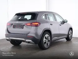 Mountain grau Gebraucht 2024 Mercedes GLA200 Progressive SUV | 37.990 € (Guter Preis)