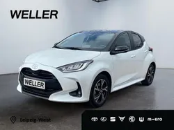 Weiss Gebraucht 2024 Toyota Yaris Hybrid Kleinwagen | 22.490 € (Fairer Preis)