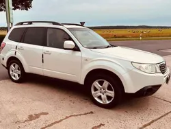 Weiß Gebraucht 2010 Subaru Forester Comfort SUV | 9.500 € (Teuer)