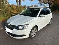 Weiß Gebraucht 2017 Skoda Fabia Kleinwagen | 6.850 € (Guter Preis)