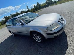 Silber Gebraucht 2005 VW Passat Basis Kombi | 700 € (Superpreis)