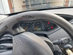 Blau Gebraucht 1999 Ford Focus Ghia Kombi | 700 € (Guter Preis)