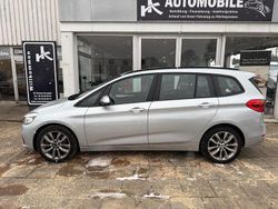 Silber Gebraucht 2016 BMW 220 Gran Tourer Advantage Van / Kleinbus | 17.490 € (Fairer Preis)