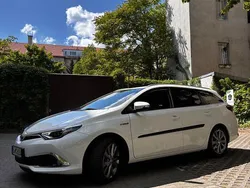 Weiß Gebraucht 2018 Toyota Auris Touring Sports Executive Kombi | 15.900 € (Fairer Preis)