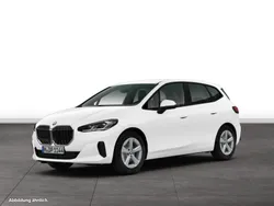 Weiß Gebraucht 2024 BMW 218 Active Tourer Van / Kleinbus | 30.830 € (Guter Preis)