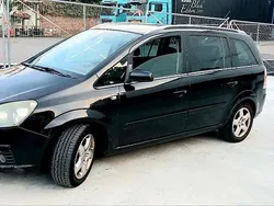 Schwarz Gebraucht 2006 Opel Zafira Van / Kleinbus | 2.550 € (Guter Preis)