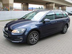 Blau Gebraucht 2016 VW Golf VII Allstar Kombi | 11.900 € (Fairer Preis)