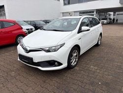 Super white 2 Gebraucht 2018 Toyota Auris Hybrid Comfort Kombi | 12.995 € (Fairer Preis)