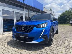 Vertigoblau metallic Gebraucht 2021 Peugeot 2008 GT SUV | 16.990 € (Fairer Preis)