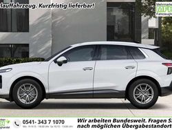 Arkonaweiß Neu 2025 Audi Q3 SUV | 44.011 €