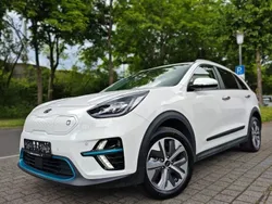 Weiß Gebraucht 2021 Kia e-Niro 2 SUV | 23.944 € (Guter Preis)