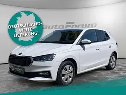Moonweiss metallic Gebraucht 2023 Skoda Fabia Style Limousine | 19.670 € (Fairer Preis)