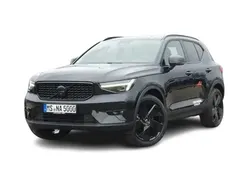 Onyx black / Gebraucht 2025 Volvo XC40 Plus SUV | 40.700 € (Fairer Preis)