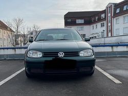 Grün Gebraucht 1998 VW Golf IV Kleinwagen | 700 € (Guter Preis)