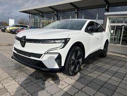 Weiß Gebraucht 2023 Renault Mégane Equilibre Limousine | 21.487 € (Guter Preis)