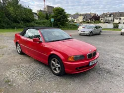 Rot Gebraucht 2001 BMW 320 Cabriolet Cabrio | 4.600 €