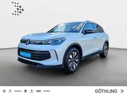 Oryxweiß perlmutteffekt Gebraucht 2024 VW Tiguan Design SUV | 34.460 € (Superpreis)