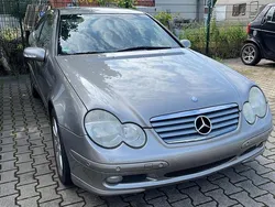 Silber Gebraucht 2002 Mercedes C180 Coupé | 500 €