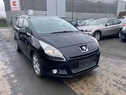Schwarz Gebraucht 2012 Peugeot 5008 Allure Van / Kleinbus | 4.990 € (Fairer Preis)