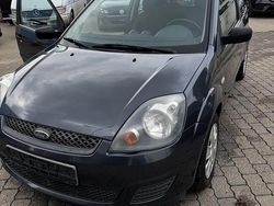 Grau Gebraucht 2007 Ford Fiesta Kleinwagen | 1.600 € (Fairer Preis)