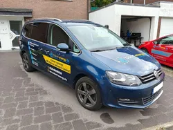 Blau Gebraucht 2016 VW Sharan Highline Van / Kleinbus | 15.300 € (Guter Preis)