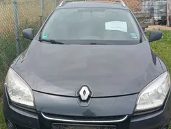 Grau Gebraucht 2012 Renault Mégane III Limousine | 3.800 € (Fairer Preis)
