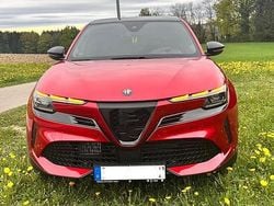 Rot Gebraucht 2025 Alfa Romeo Junior Edizione Speciale SUV | 28.900 € (Fairer Preis)