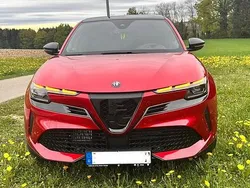 Rot Gebraucht 2025 Alfa Romeo Junior Edizione Speciale SUV | 29.999 € (Fairer Preis)