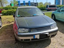 Grau Gebraucht 2002 VW Golf IV Kleinwagen | 1.300 € (Guter Preis)