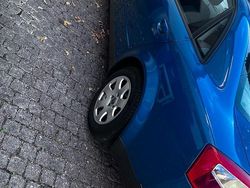 Blau Gebraucht 2001 Audi A4 Kleinwagen | 1.600 € (Teuer)