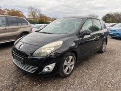 Schwarz Gebraucht 2010 Renault Scénic III Dynamique Van / Kleinbus | 1.999 € (Guter Preis)