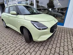 Cool yellow metallic Neu 2025 Suzuki Swift Club Kleinwagen | 21.490 €