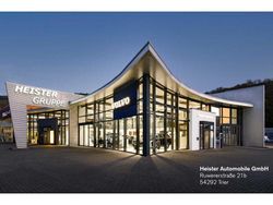 Crystal white (metallic) Gebraucht 2024 Volvo EX30 Performance SUV | 36.690 € (Etwas zu teuer)