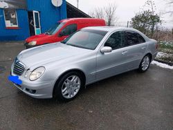 Silber Gebraucht 2006 Mercedes 220 Limousine | 4.300 €