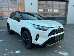 Perweiß metallic 089 / schwarz Gebraucht 2024 Toyota RAV4 Hybrid Style SUV | 40.890 € (Fairer Preis)